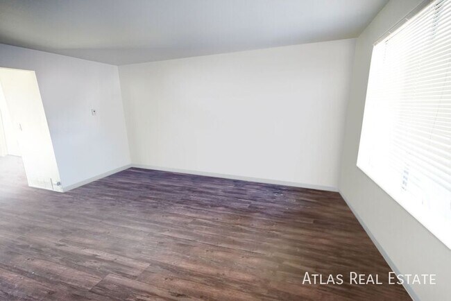 Foto del edificio - 7334 Tennyson St