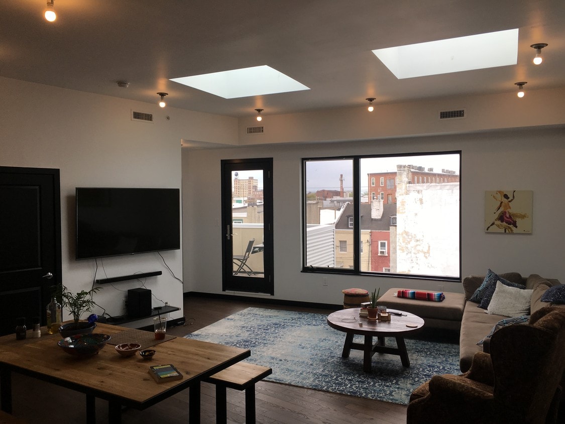 Primary Photo - 1532 Frankford Ave