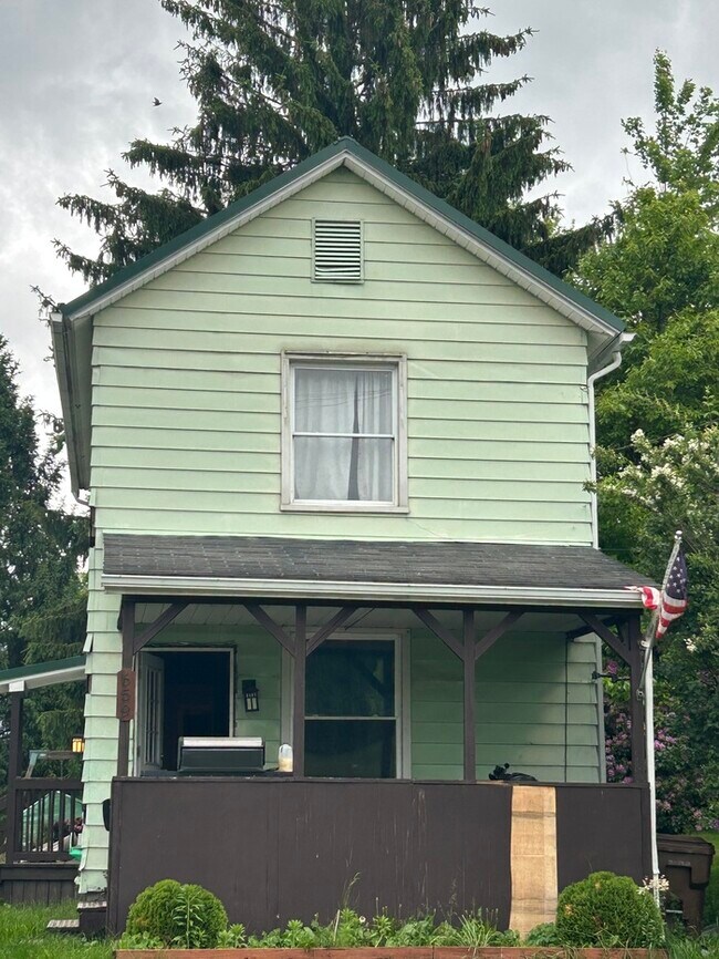 Foto del edificio - 659 Fisher Hill St