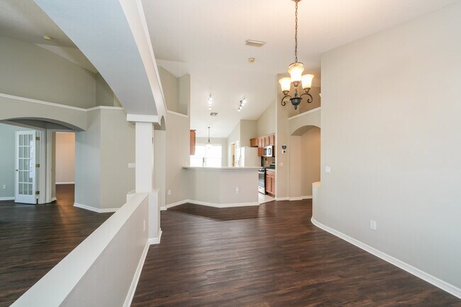 Building Photo - 6757 Waterton Dr