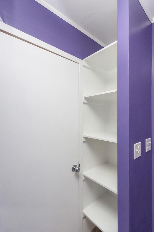 Building Photo - 1 bedroom in Chicago IL 60640