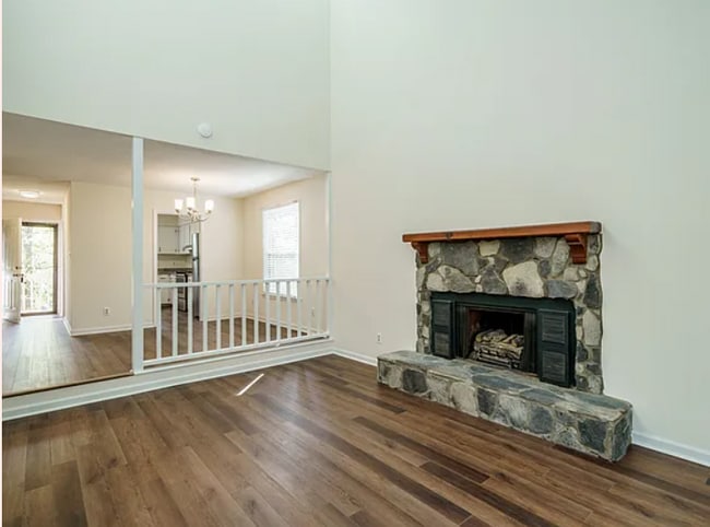 Foto del edificio - 4702 Cornwall Pl