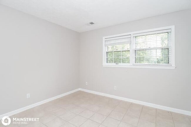Building Photo - 3312 Hunsinger Ln, Louisville, KY 40220