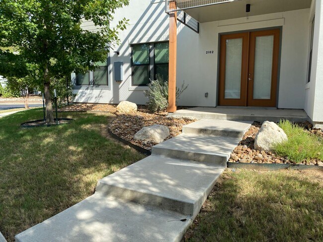 Building Photo - 112-L (ERL)