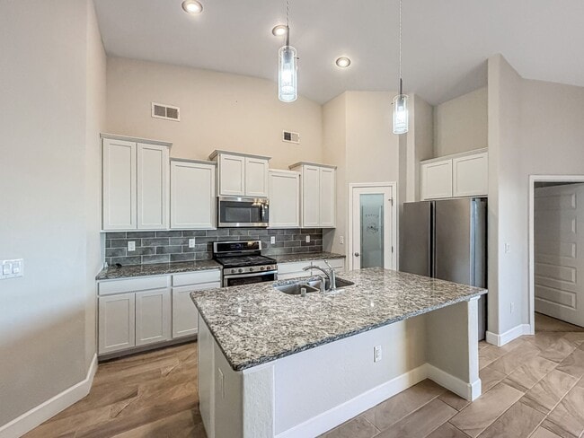 Foto del edificio - 4717 Homestretch Rd