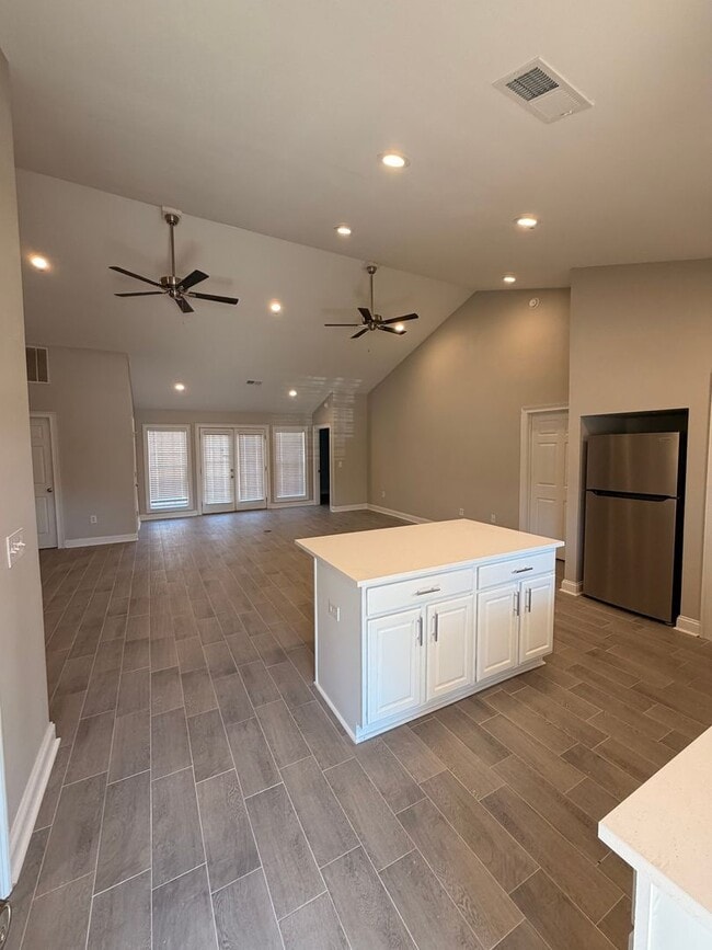 Photo - Newly Renovated! House