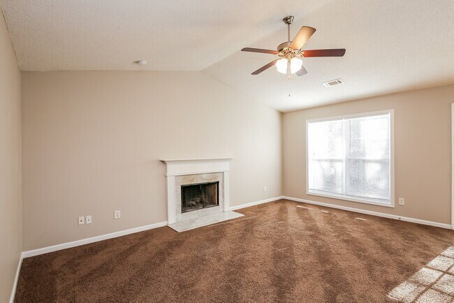 Building Photo - 2120 Crown Park Dr