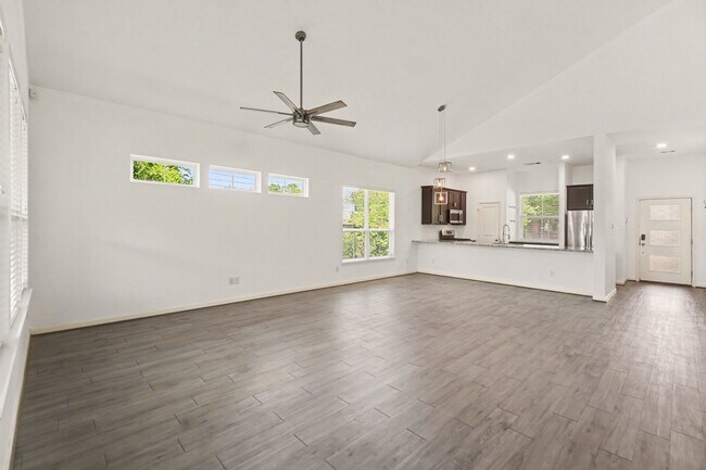 Foto del edificio - 3413 Omega St