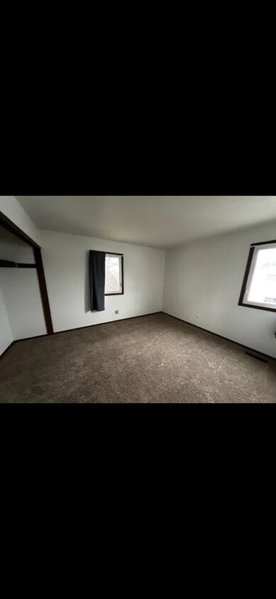 Building Photo - 2 Bedroom Apartment - Milan
