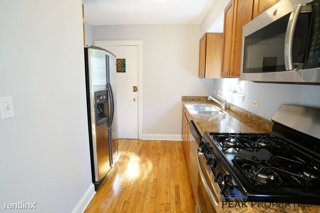 Building Photo - 4891 N Ashland Ave