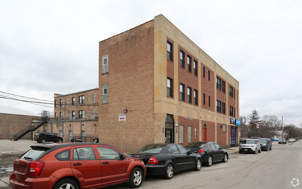 Building Photo - 701 S 5th Ave