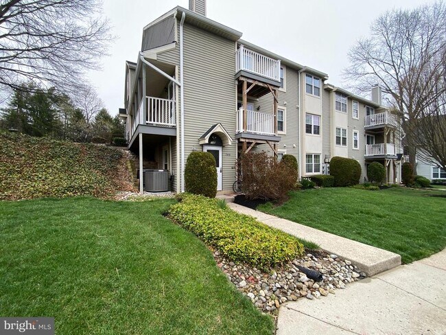 Foto del edificio - 745 Sparrow Ln