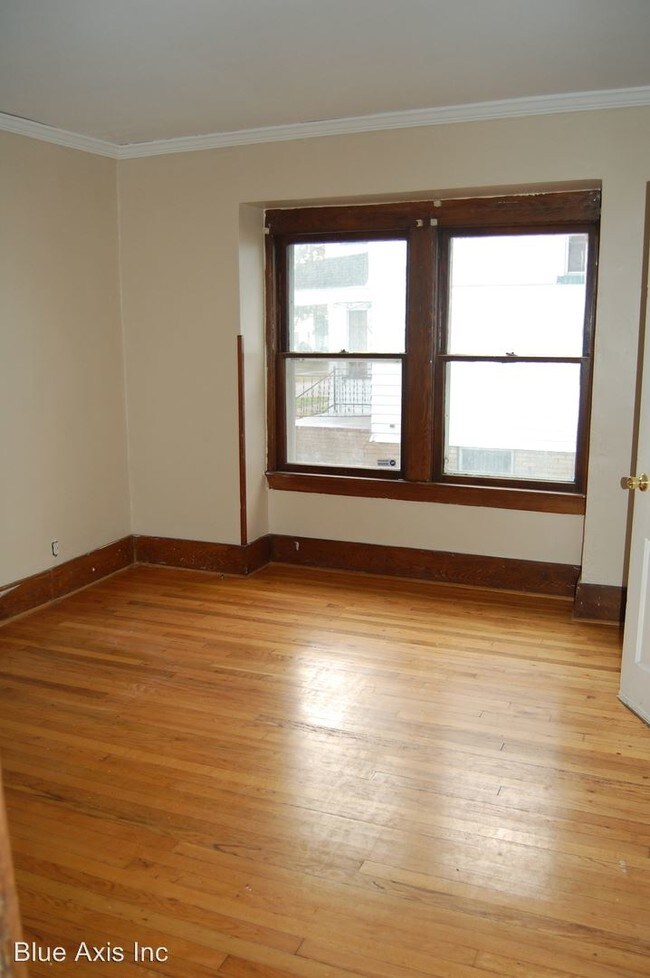 Building Photo - 171 Fairview Ave