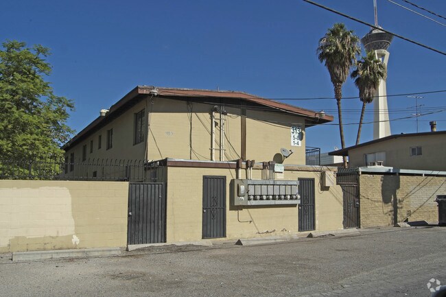 Building Photo - 313 W Cincinnati Ave