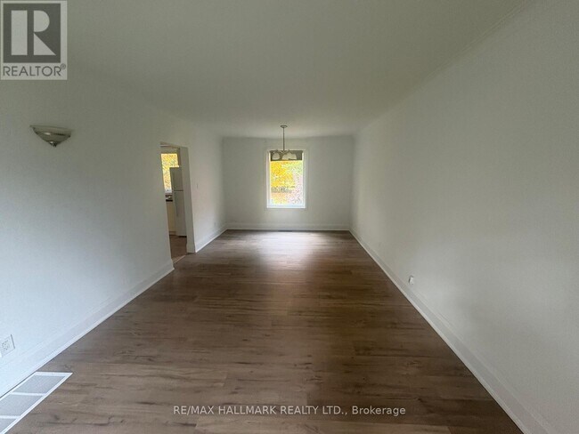 Photo du bâtiment - 18 Woodward Ave