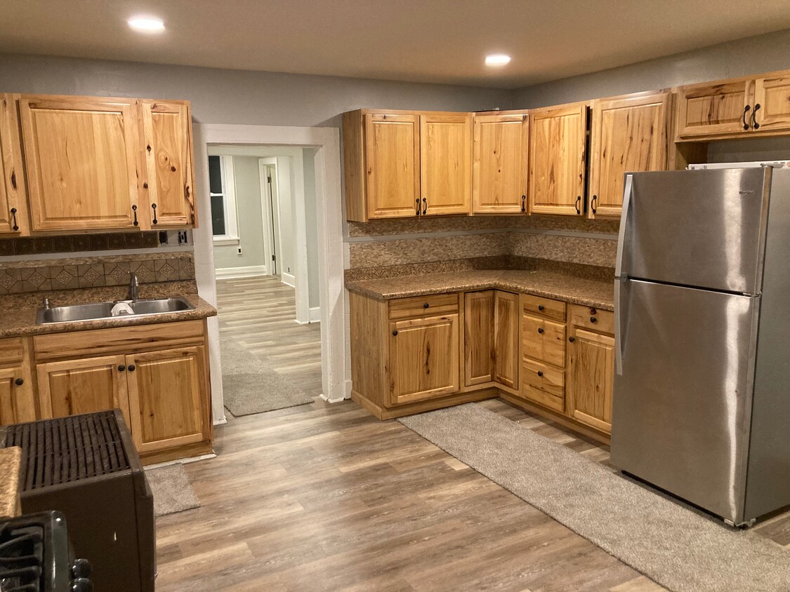 Kitchen - 65 Hill St