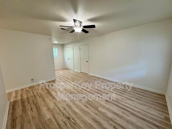 Foto del edificio - 5217 Dana Dr