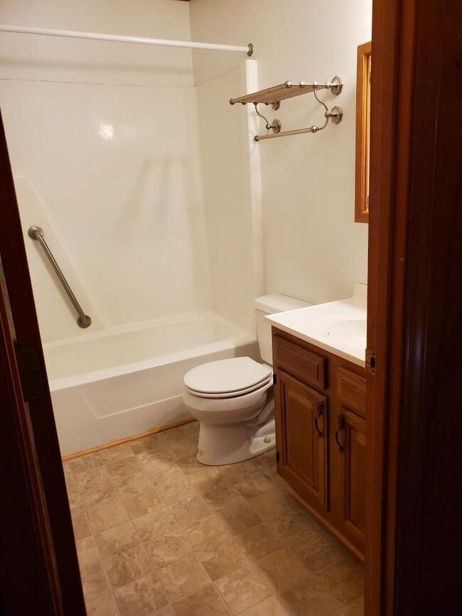 Bathroom - 205 Clearview Dr NE