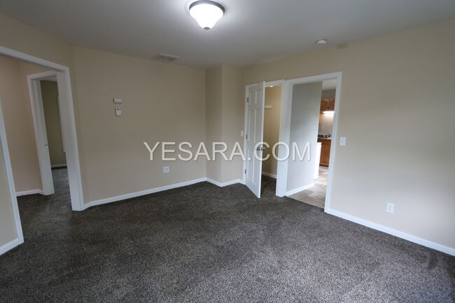 Building Photo - 421 S Garfield Ave