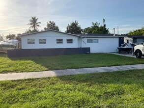 Building Photo - 5662 Parke Ave