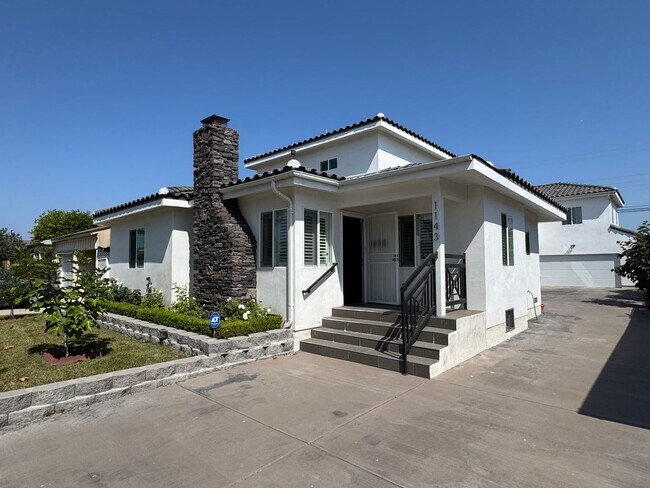 Foto del edificio - 1143 W 163rd St