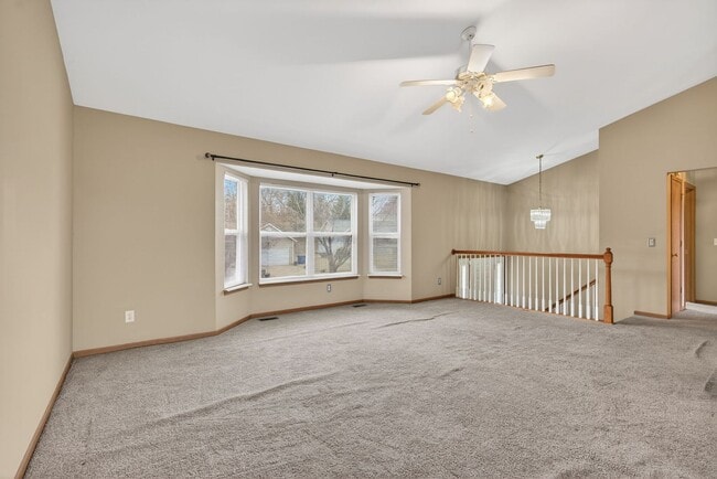 Building Photo - Charming 3 Bedroom with Garage!