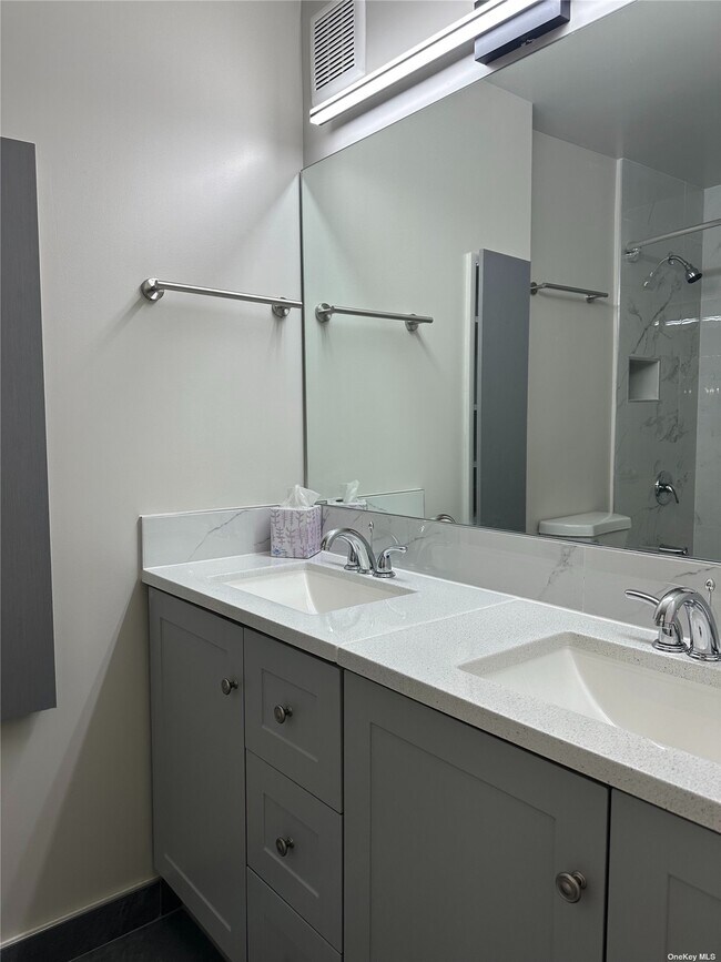 Foto del edificio - 1233 E 56th St