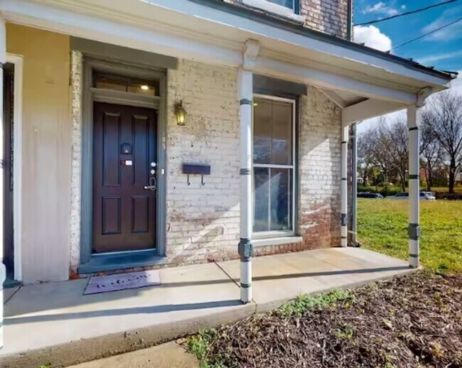 Foto del edificio - Charming 2BR House in Richmond
