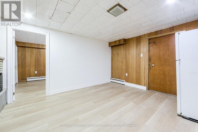 Building Photo - 77 Perivale Crescent