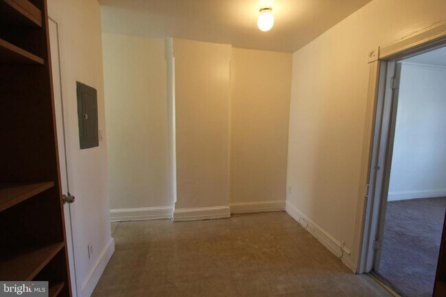 Building Photo - 118 E Lancaster Ave