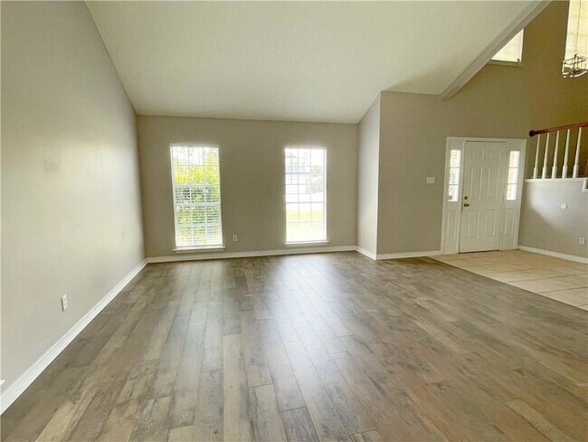Foto del edificio - 109 Silverwood Dr