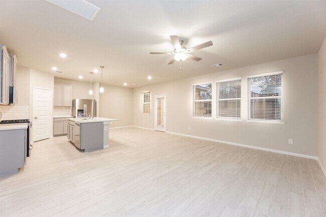 Building Photo - 18484 Sunrise Maple Dr