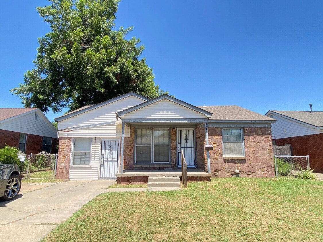 Primary Photo - 3841 NW 16th St