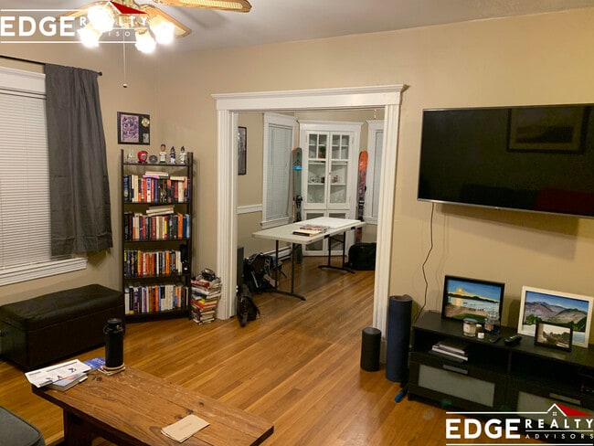 Building Photo - 14 Lyons Ct