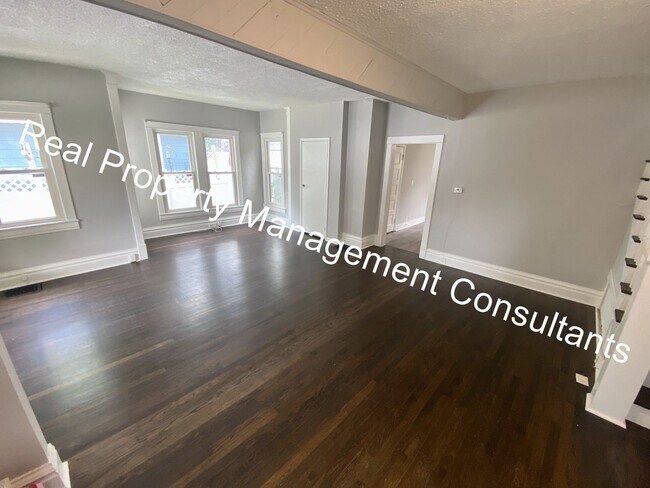 Building Photo - Newly Renovated 3-Bedroom House in Kansas ...