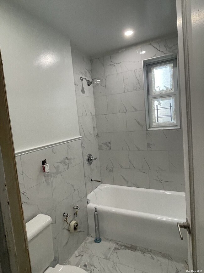 Foto del edificio - 45-14 43rd St