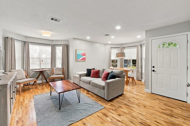 Foto del edificio - 3012 E 16th St
