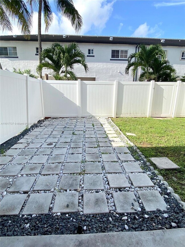 Foto del edificio - 12854 SW 49th Ct