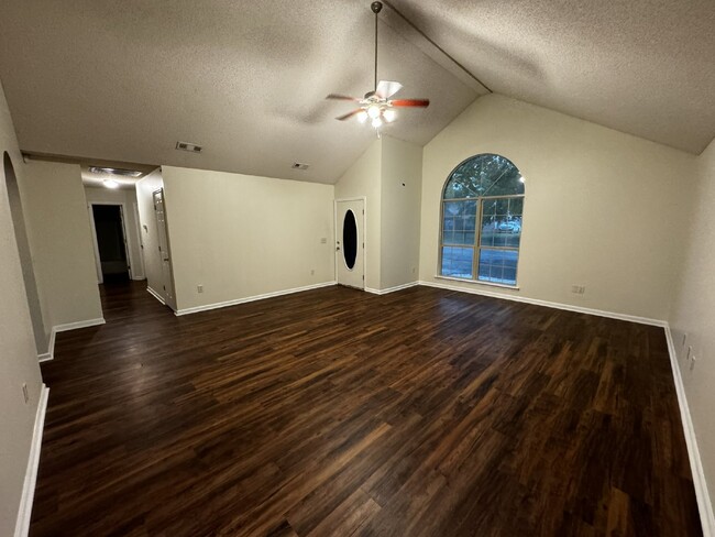 Building Photo - House for Rent