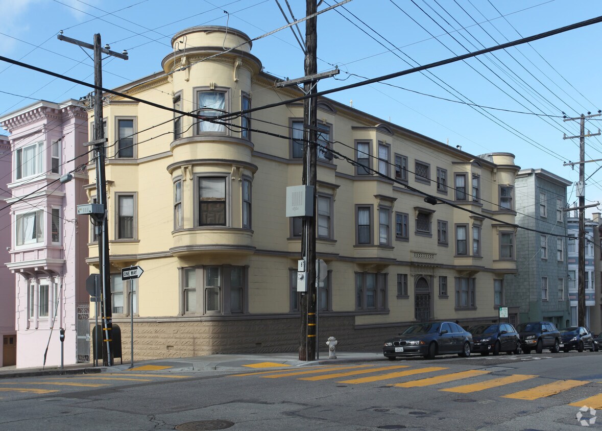 Primary Photo - 1600 Washington St
