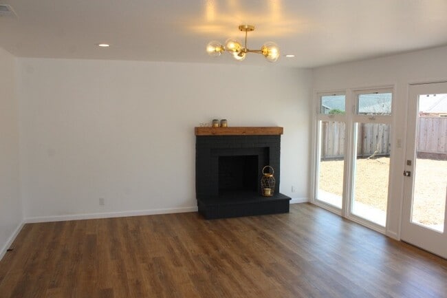 Foto del edificio - Lovely 3 BD Home Near State Beach- OPEN HOUSE Tuesday (11/25/25) from 2 to 2:30 PM