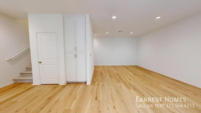 Building Photo - 2410 E Agave St