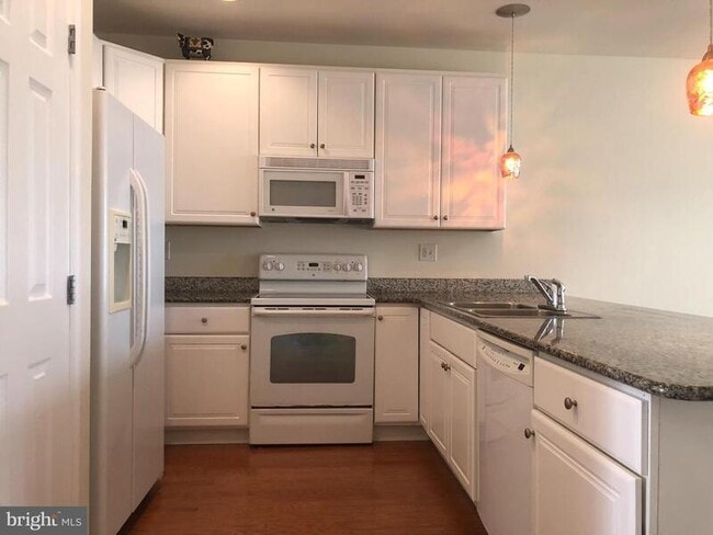 Building Photo - 17432 Slipper Shell Way