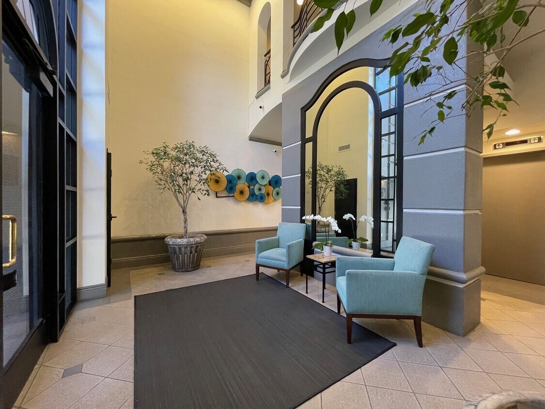 Foto principal - 1776 Sacramento St. Unit #404