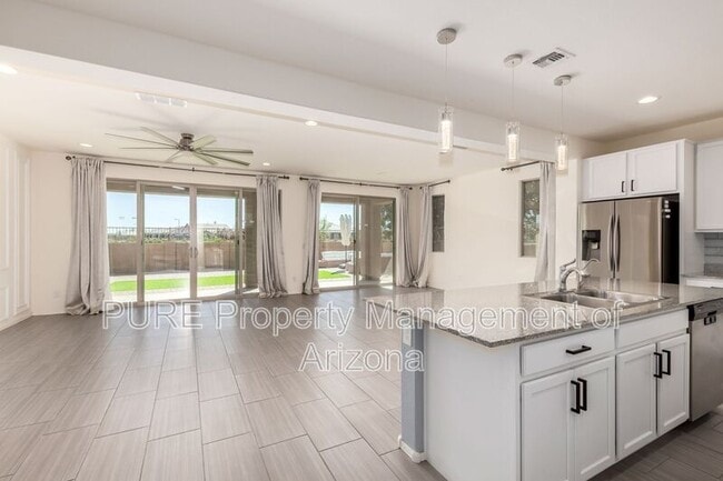 Building Photo - 23047 E Calle de Flores