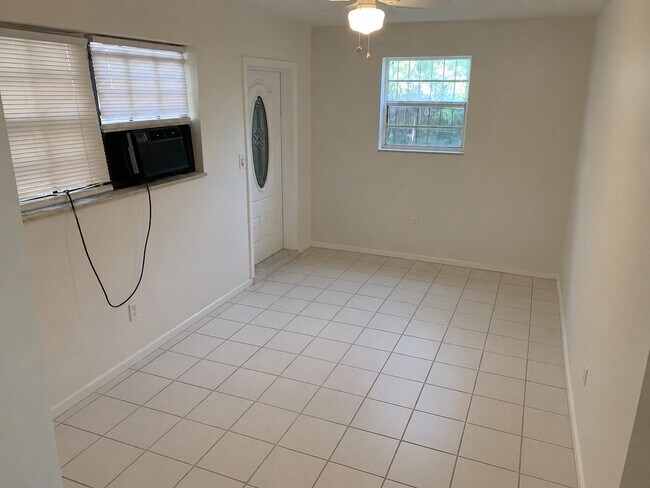 Photo - 1124 NW 112th Terrace (Miami, FL) Apartment