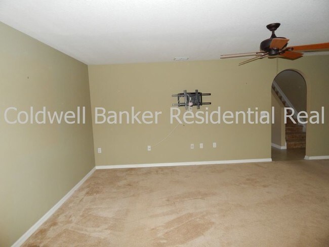 Building Photo - 4049 Dover Terrace Dr