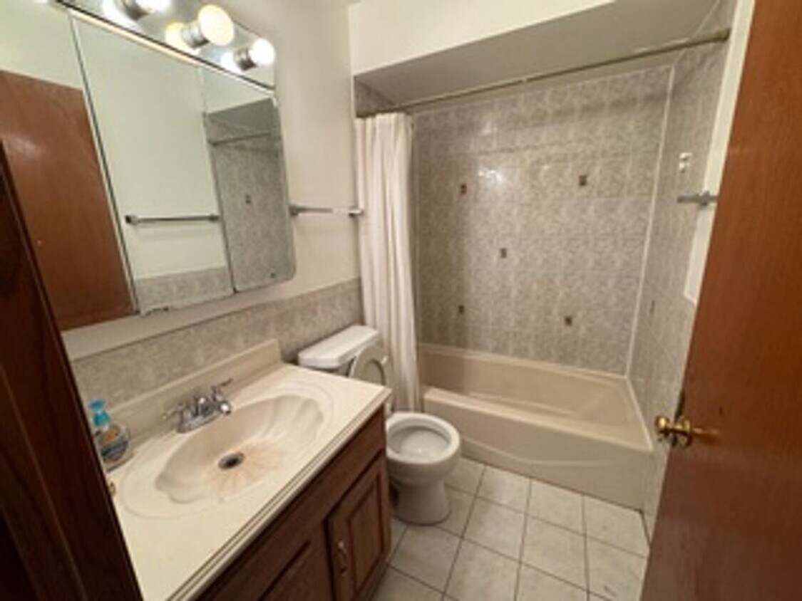 Foto del edificio - Rogers Park Apts for Rent!