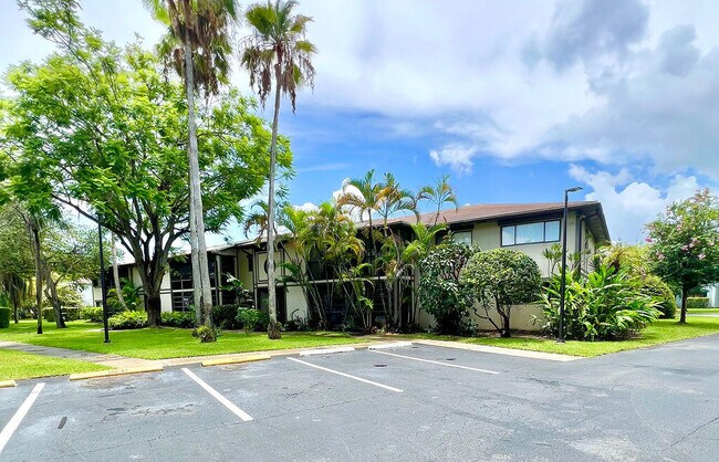 Foto del edificio - 911 NE 199th St
