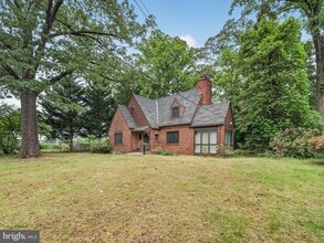 Building Photo - 4409 Beechwood Rd